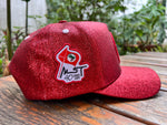 PRÉ-VENDA - DISPONÍVEL A PARTIR DE 22/10 - BONÉ MST COM GLITTER - CARNAVAL 2026 - VERMELHO - LOGO MST 40 ANOS E BORDADO “GENTE É PRA BRILHAR”